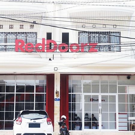 Hotel Reddoorz @ Jalan Tanjung Blitar Exterior foto